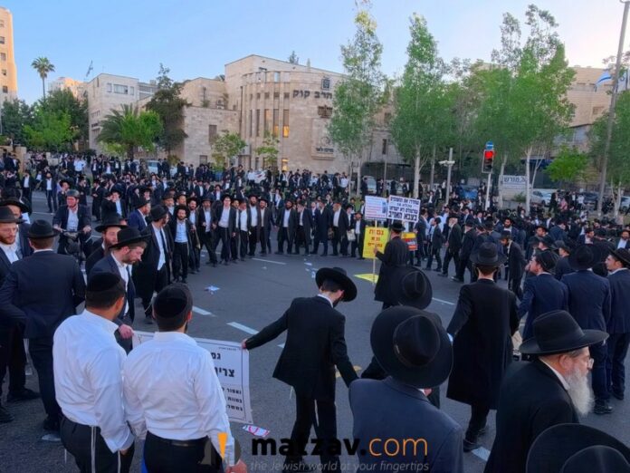 Exit Loophole Closed: Draft Evaders Barred From Flying to Uman for Rosh Hashanah