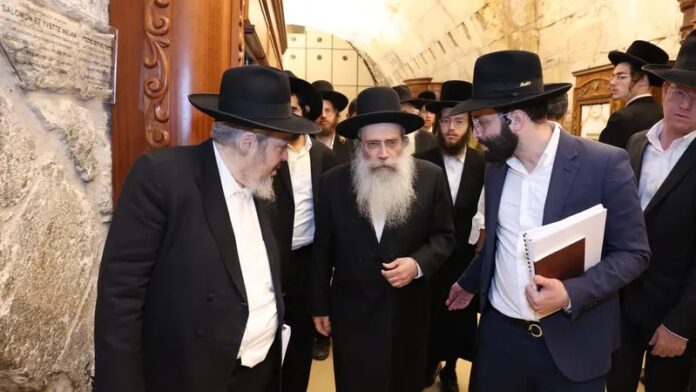 Rav Shraga Shteinman: ‘People Are Talking About Trump, But Why Aren’t They Talking About Moshiach?’