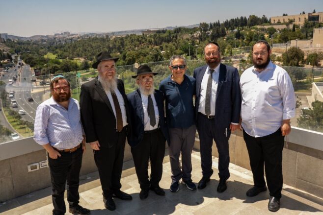 Philanthropist George Rohr Visits Mayanot in Jerusalem
