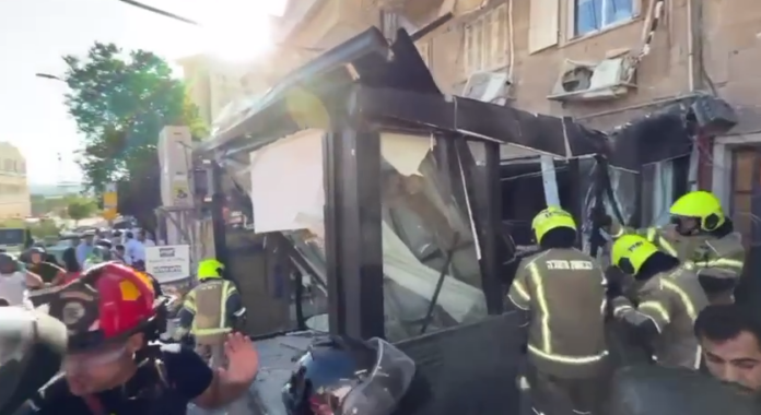 One Killed, Several Trapped After Partial Building Collapse in Jerusalem