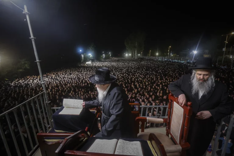 Tens Of Thousands Attend Gur Protest Rally At Military Jail Over Arrest Of Yeshiva Students