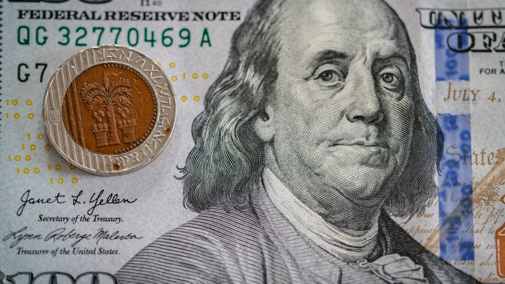 Israeli tech fund aids startups squeezed by weak greenback