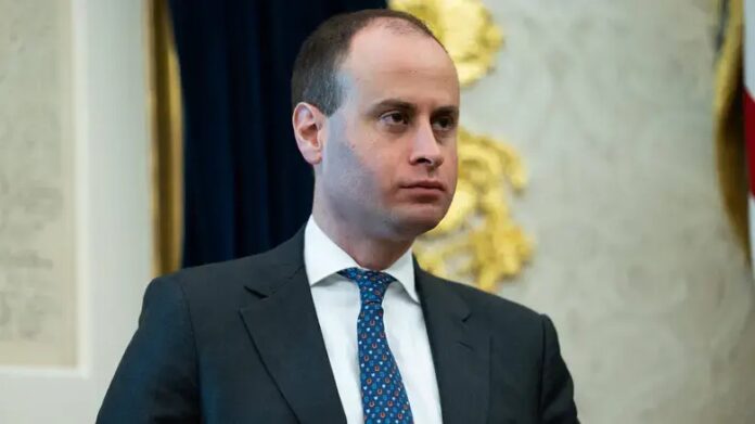 Trump Taps Jewish Attorney Will Scharf as Next White House Counsel