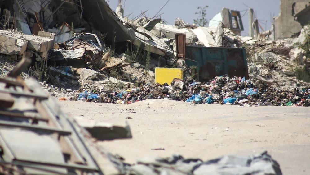 Israel builds new barrier along Gaza's 'yellow line'