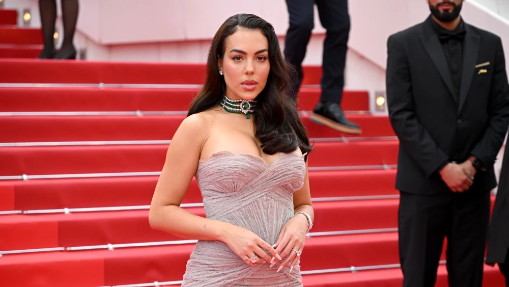 Ronaldo's partner sparks online storm with Hebrew post
