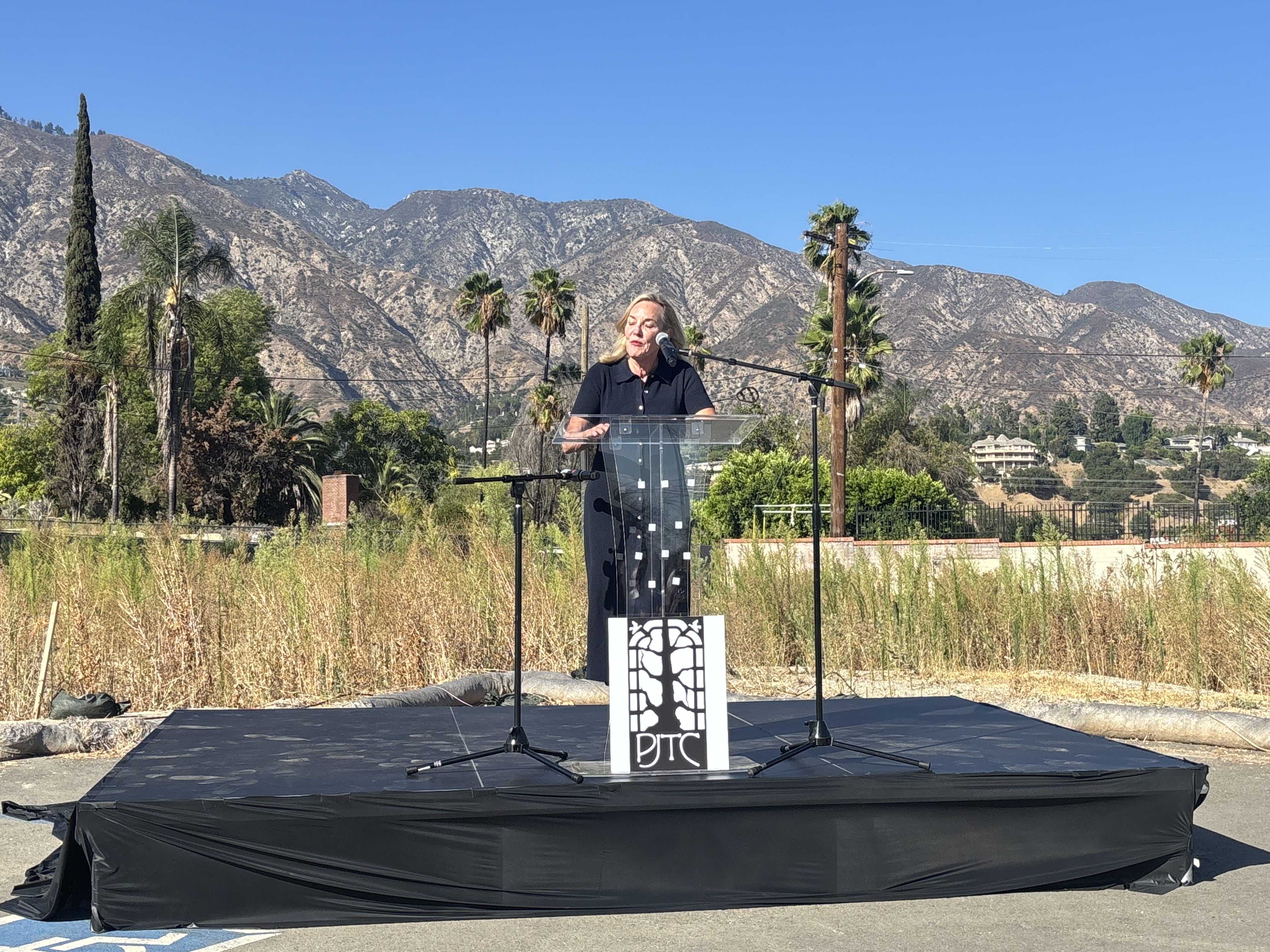 Don’t want ‘what’s happening in NYC to come here,’ Los Angeles county official says at event about synagogue vandalism