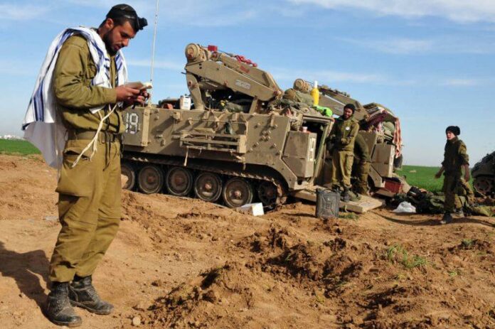Chareidi Soldiers Say IDF Broke Promises, Forced Them Into Mixed-Gender Unit